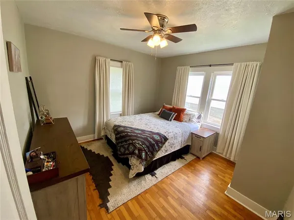 $194,500 | 702 North Farmington Road, Jackson, MO 63755
