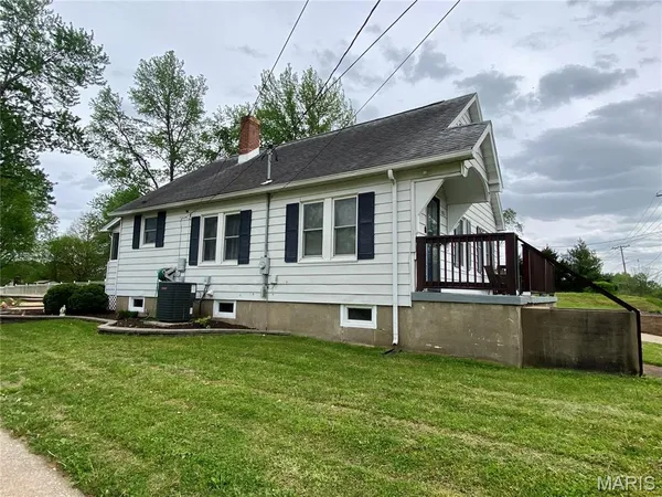 $194,500 | 702 North Farmington Road, Jackson, MO 63755