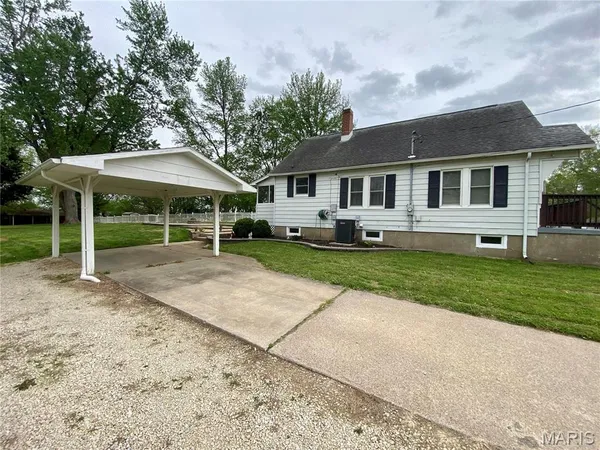 $194,500 | 702 North Farmington Road, Jackson, MO 63755