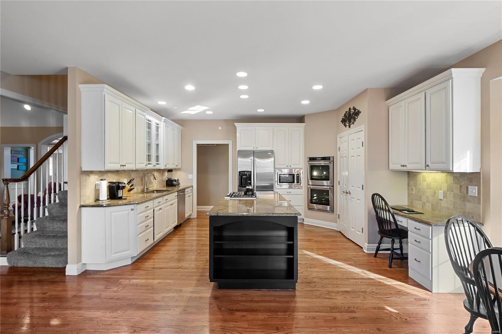 1533 Breezeridge Drive St. Louis, MO 63131 - Photo 18 of 40