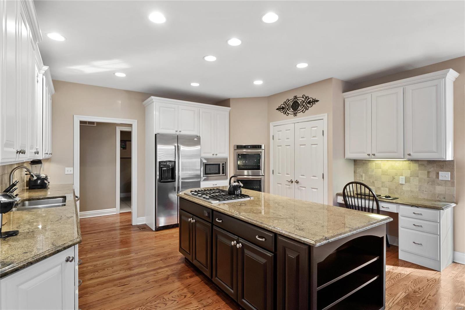 1533 Breezeridge Drive St. Louis, MO 63131 - Photo 19 of 40