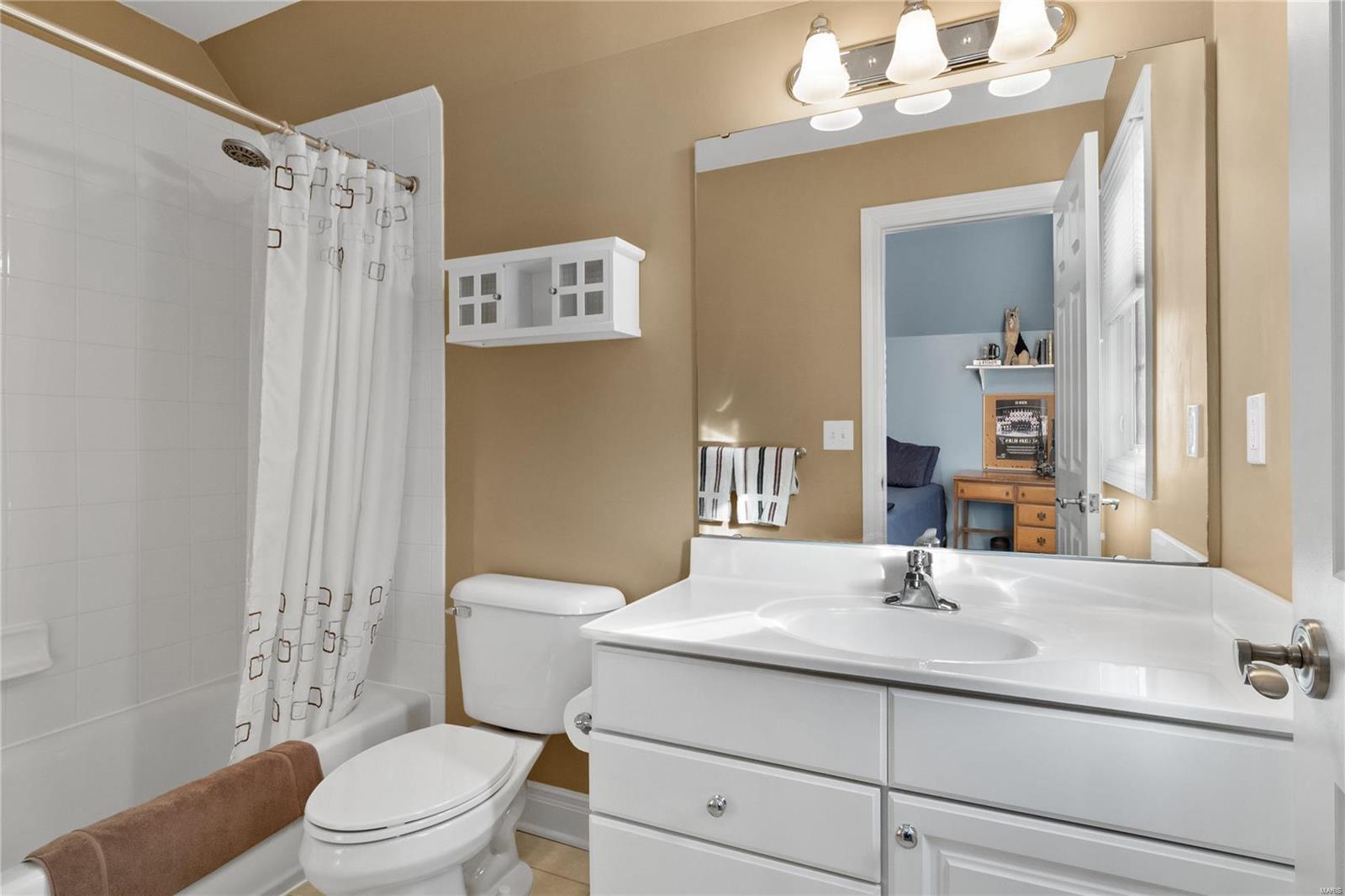 1533 Breezeridge Drive St. Louis, MO 63131 - Photo 30 of 40