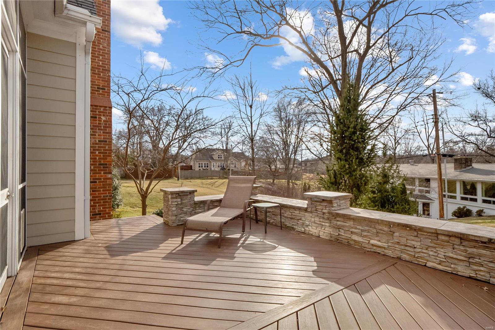 1533 Breezeridge Drive St. Louis, MO 63131 - Photo 3 of 40