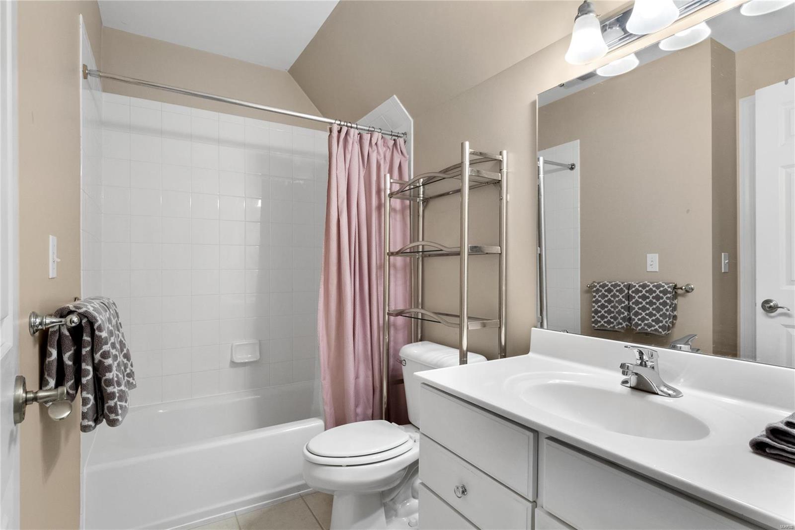 1533 Breezeridge Drive St. Louis, MO 63131 - Photo 31 of 40