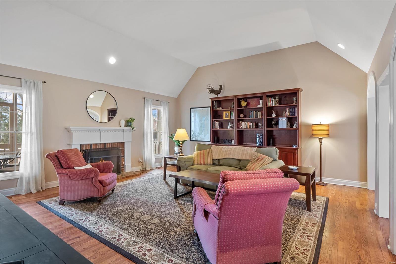 1533 Breezeridge Drive St. Louis, MO 63131 - Photo 10 of 40