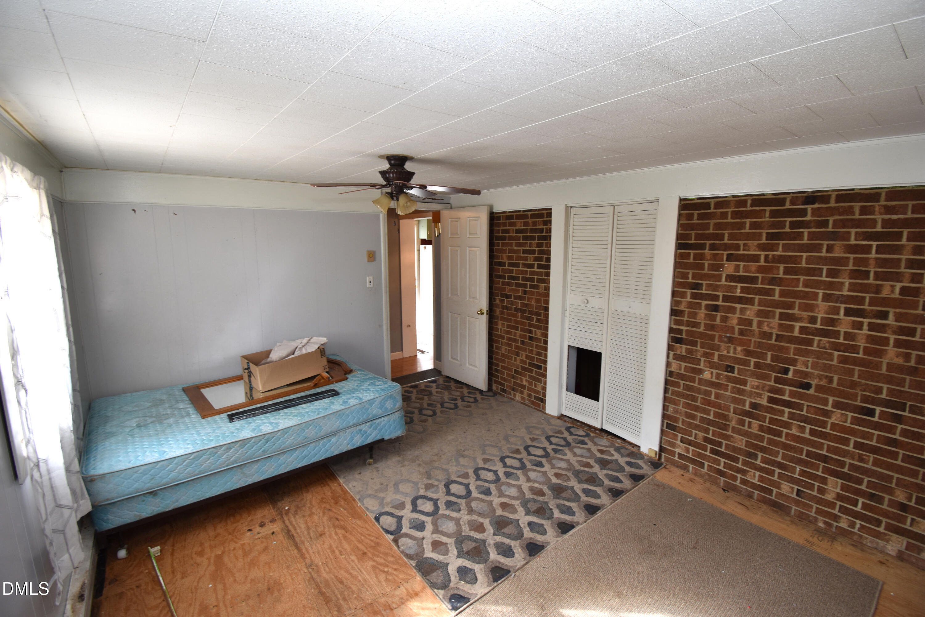 5868 Massey Road Zebulon, NC 27597 - Photo 18 of 24 a living room with furniture