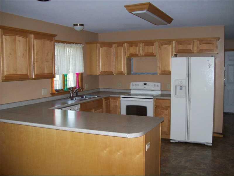 92 White House Crossing Road Topsham, ME 04086 - Photo 10 of 25 Kitchen.