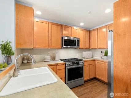 $397,000 | 2607 Western Avenue, Unit 452, Seattle, WA 98121