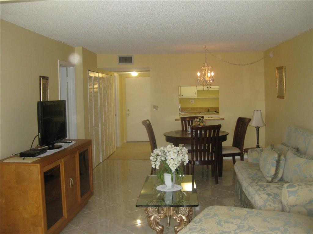 9233 Southwest 8th Street, Unit 420 Boca Raton, FL 33428 - Photo 3 of 7 Photo 3
