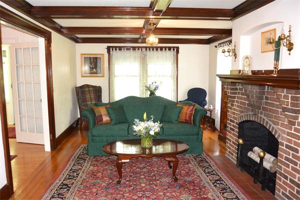 41 Fox Road Wakefield, MA 01880 - Photo 6 of 30 Gallery Image 6
