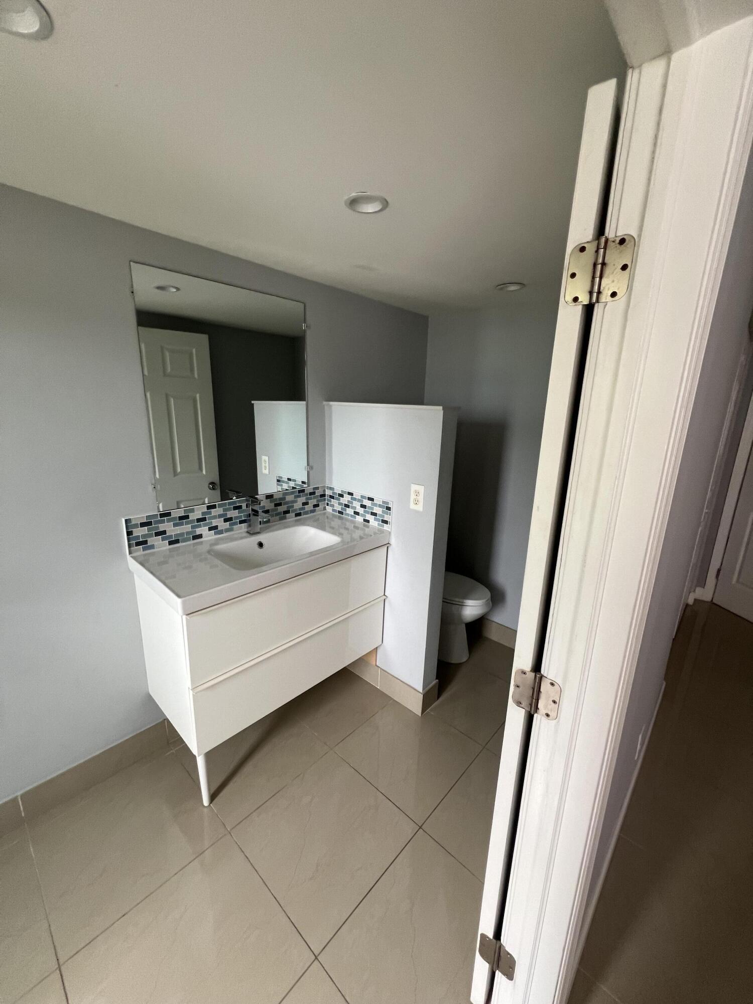 9235 Southwest 8th Street, Unit 503 Boca Raton, FL 33428 - Photo 8 of 11 3