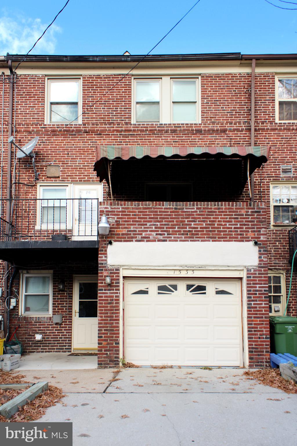 1535 Ralworth Road Baltimore, MD 21218 - Photo 18 of 18 Clean fully functional garage.