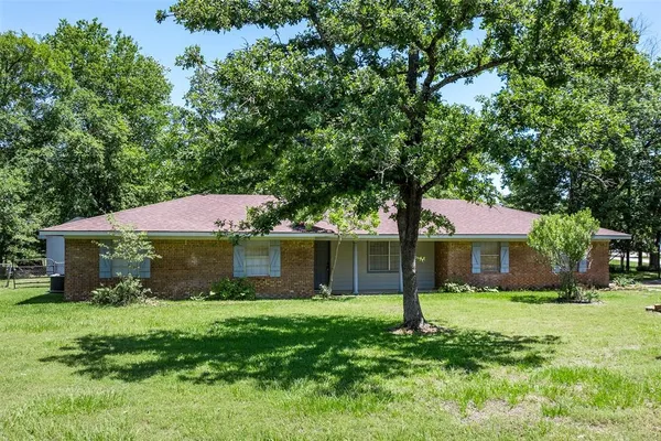 $300,000 | 1 Oak Ridge Circle, Star Harbor, TX 75148