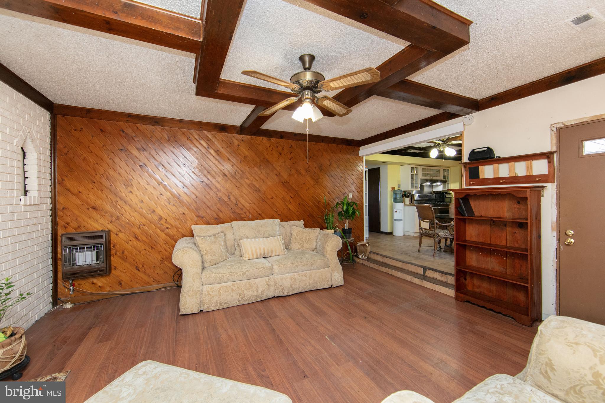 208 Redstone Ridge Deptford, NJ 08096 - Photo 17 of 27 Family room