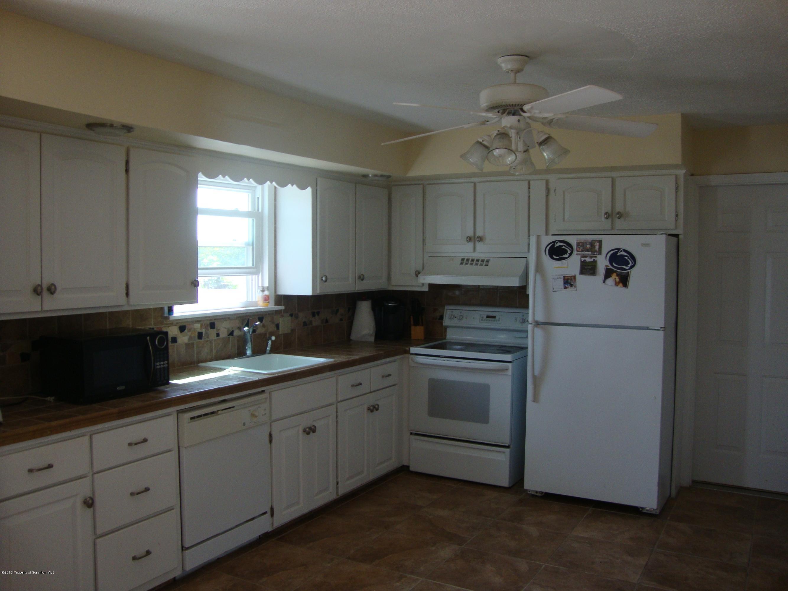 210 Rinaldi Drive Taylor, PA 18517 - Photo 6 of 20 Gallery Image 6