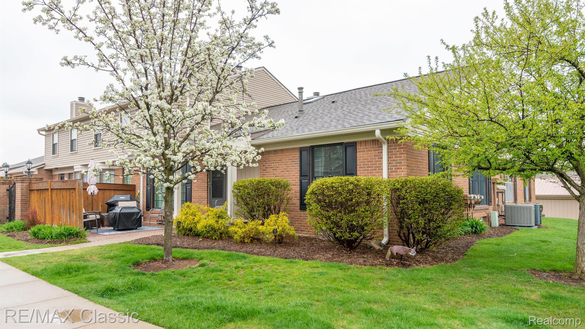 22068 Edgewater, Unit 140 Novi, MI 48375 - Photo 5 of 72 Front