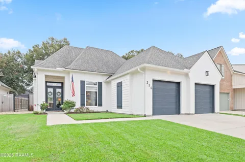 $438,000 | 220 Treescape Drive, Lafayette, LA 70508