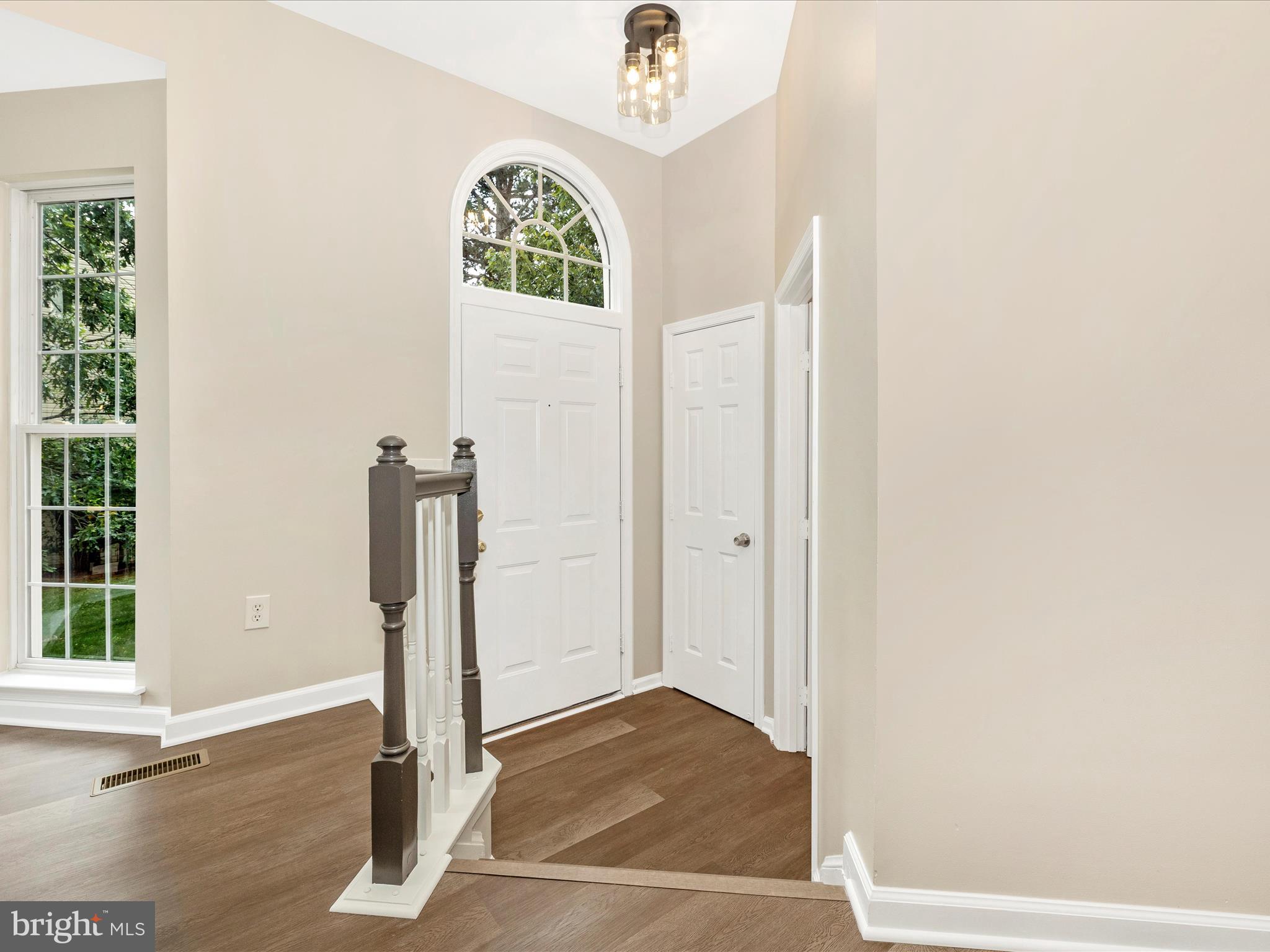 5534 Upshur Square Frederick, MD 21703 - Photo 3 of 46 Entry