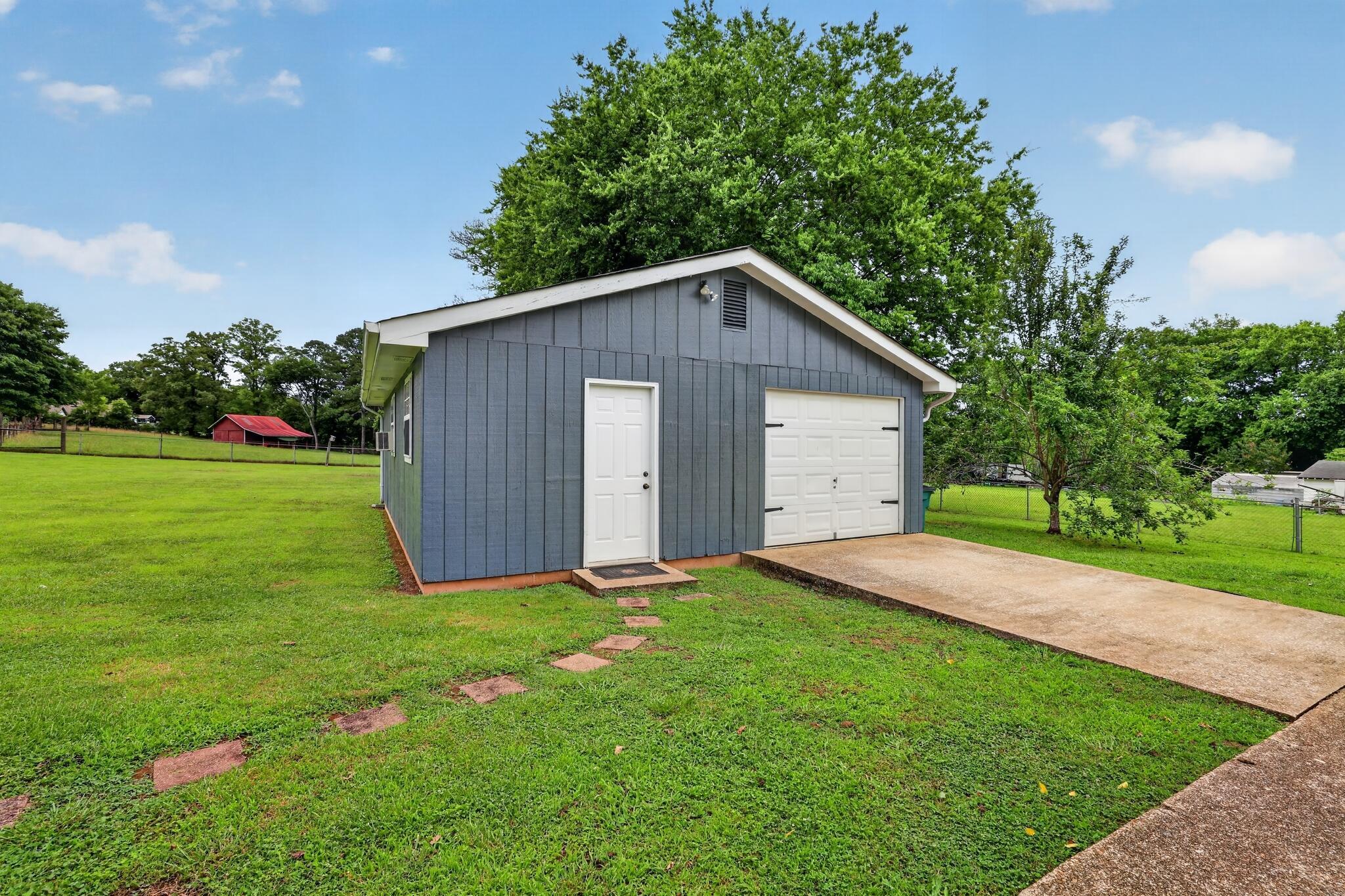 1751 Crabtree Road Hixson, TN 37343 - Photo 32 of 35 32_beyc6a3bf50b31198