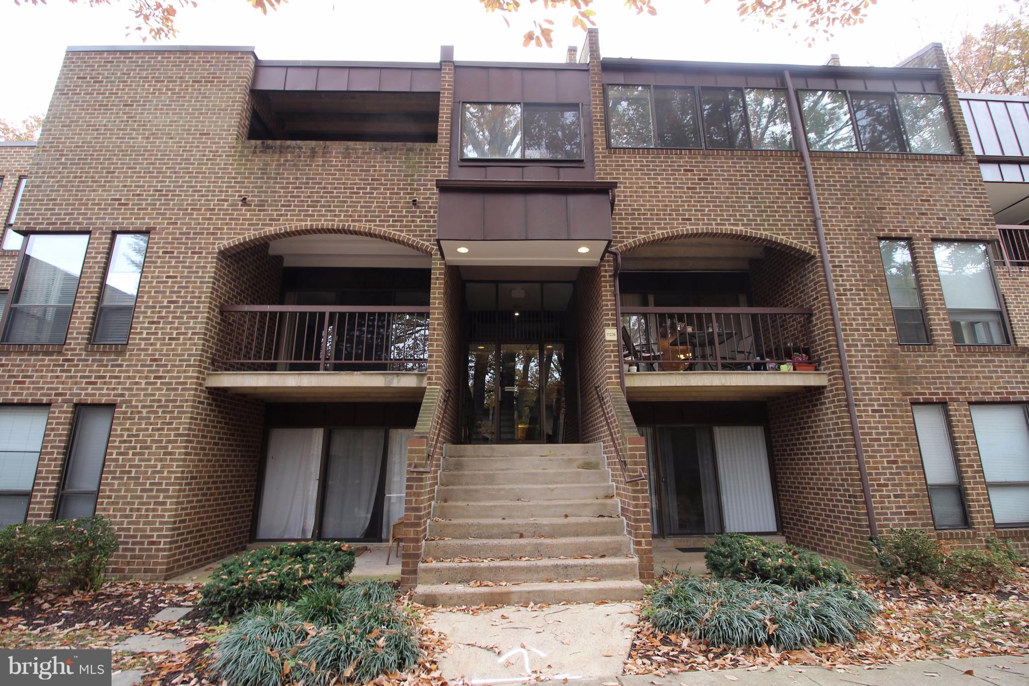 11236 Chestnut Grove Square, Unit 262 Reston, VA 20190 - Photo 25 of 26 Exterior (Rear)