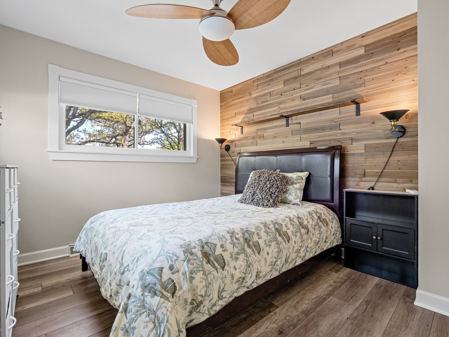 111 Timber Trail Streamwood, IL 60107 - Photo 23 of 35 a bedroom with a bed and wooden floor