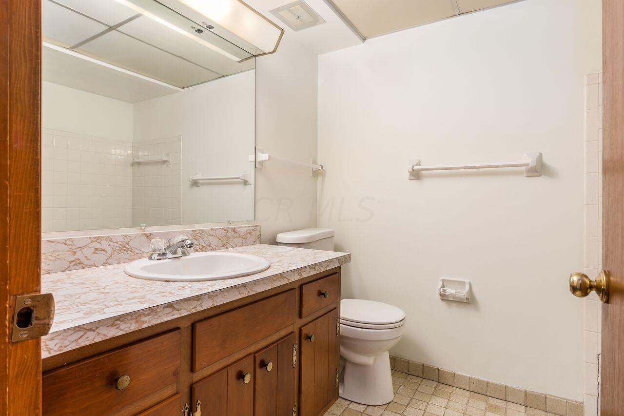1388 Castleton Road North Columbus, OH 43220 - Photo 17 of 31 Hall Bath