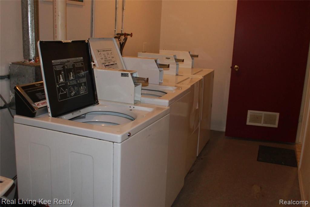 286 East Thirteen Mile Road, Unit 22 Madison Heights, MI 48071 - Photo 10 of 10