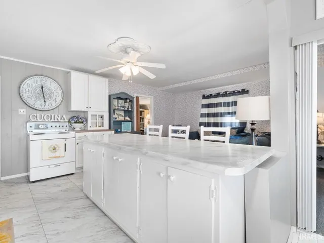 $260,000 | 7070 South 80th Street East, Wolcottville, IN 46795