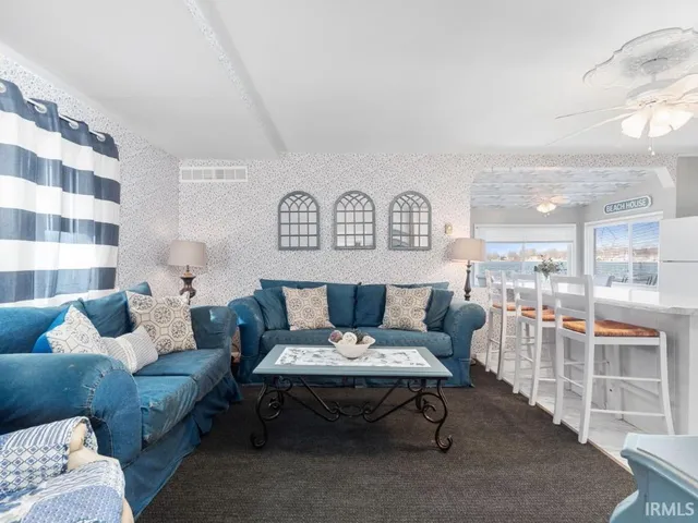 $260,000 | 7070 South 80th Street East, Wolcottville, IN 46795