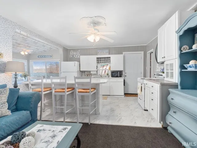 $260,000 | 7070 South 80th Street East, Wolcottville, IN 46795