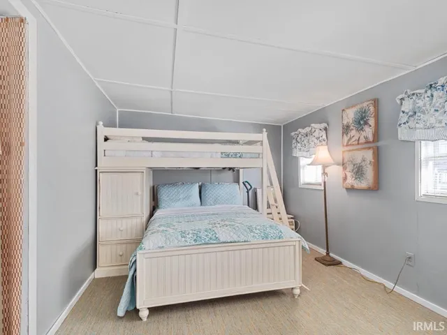 $260,000 | 7070 South 80th Street East, Wolcottville, IN 46795