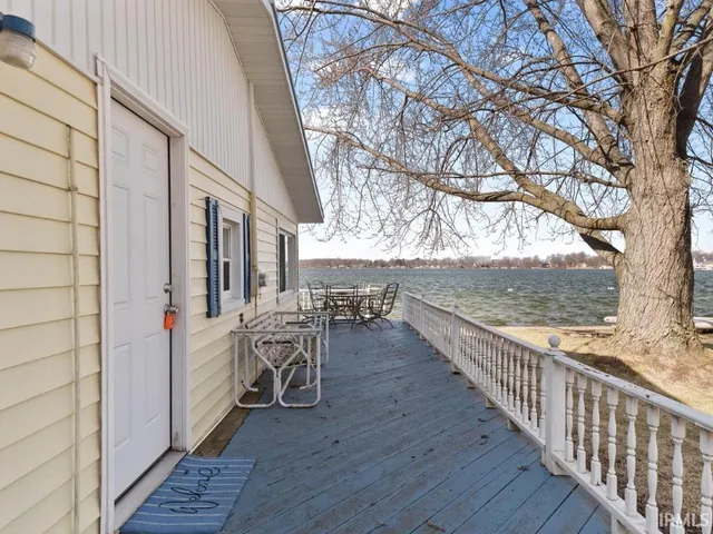 $260,000 | 7070 South 80th Street East, Wolcottville, IN 46795