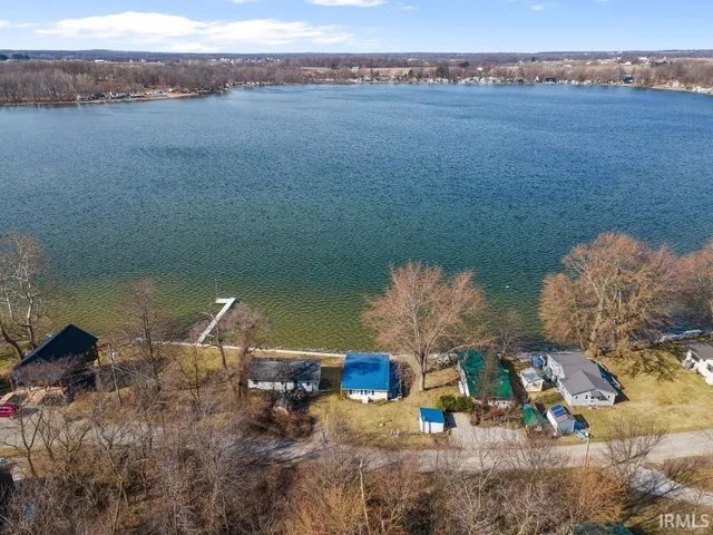 $260,000 | 7070 South 80th Street East, Wolcottville, IN 46795