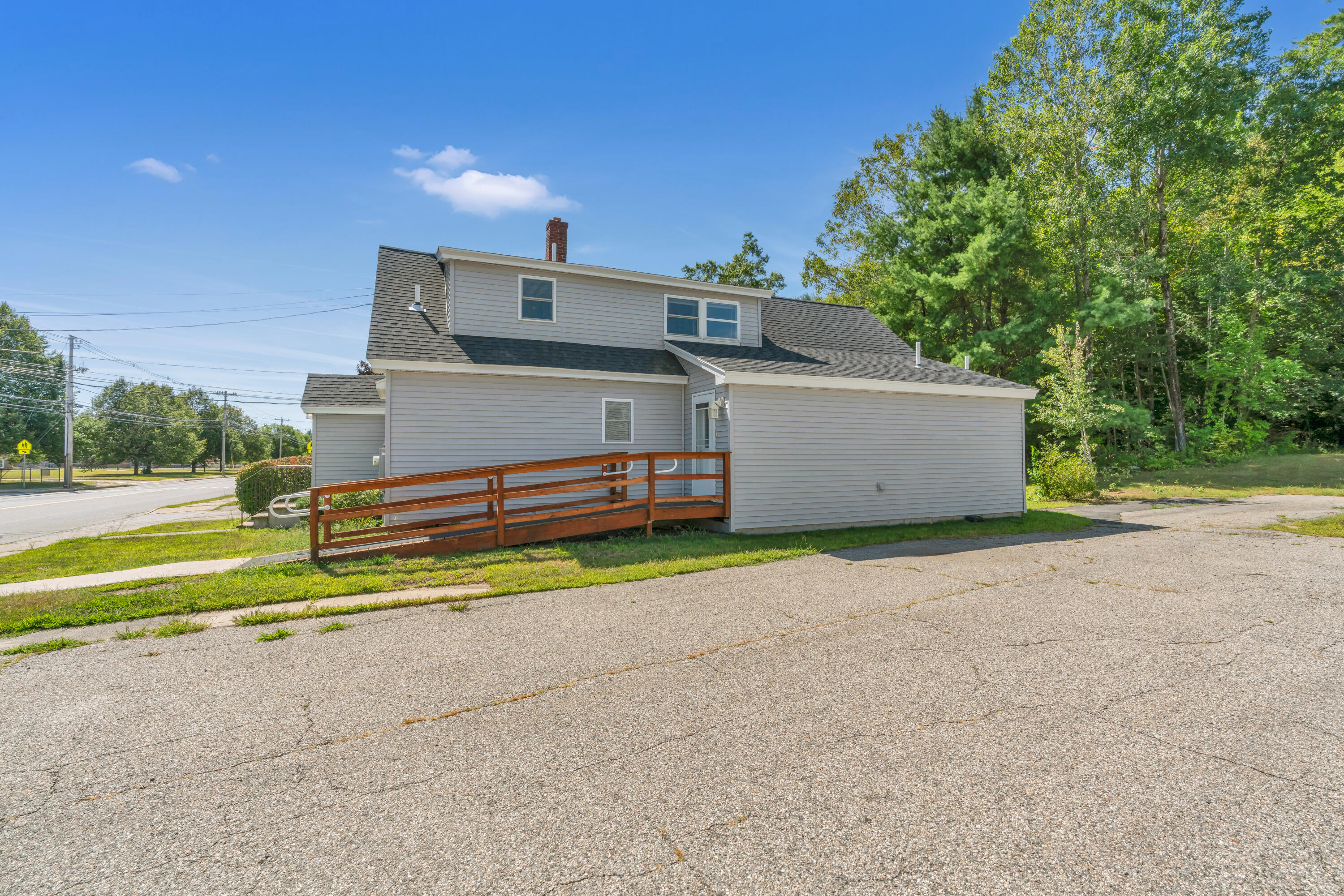 653 Main Street Springvale, ME 04083 - Photo 4 of 30 _DSC9783