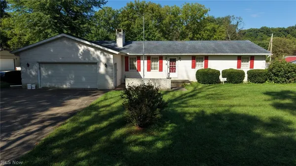 $1 | 122 High Street, Tuscarawas, OH 44682