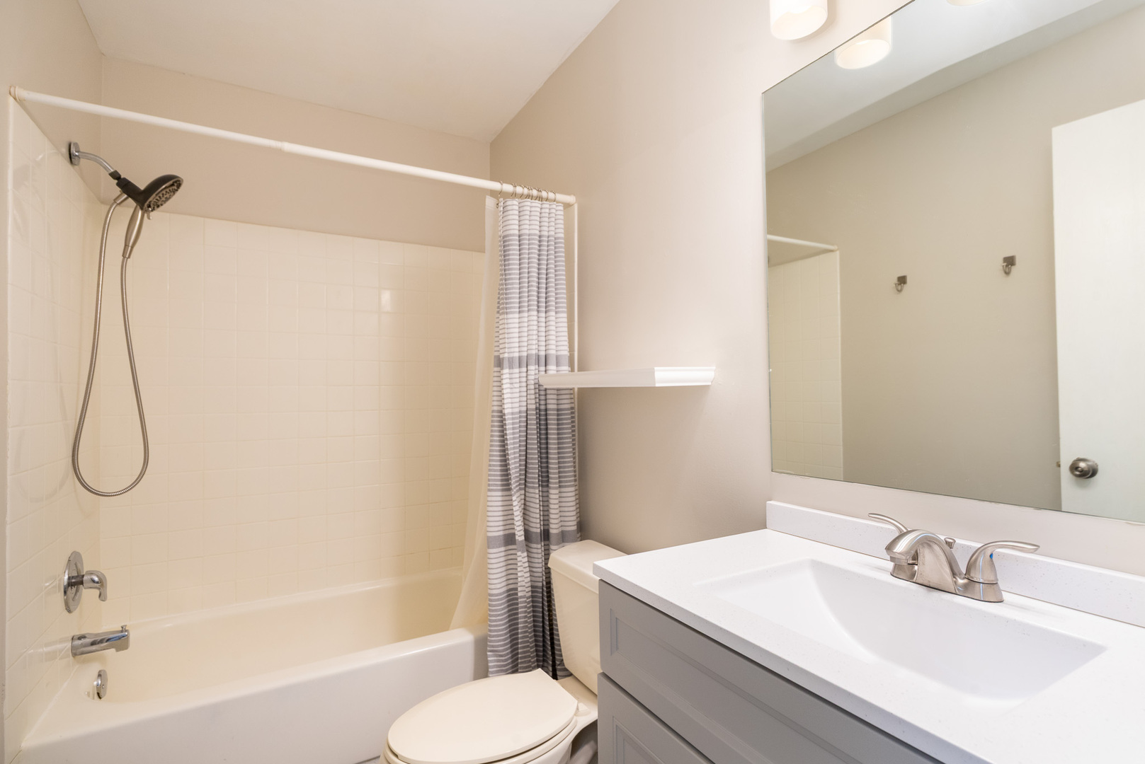 1312 McDowell Road, Unit 204 Naperville, IL 60563 - Photo 10 of 34 Gallery Image 10