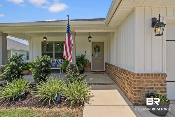 $284,500 | 124 Cottage Lane, Atmore, AL 36502
