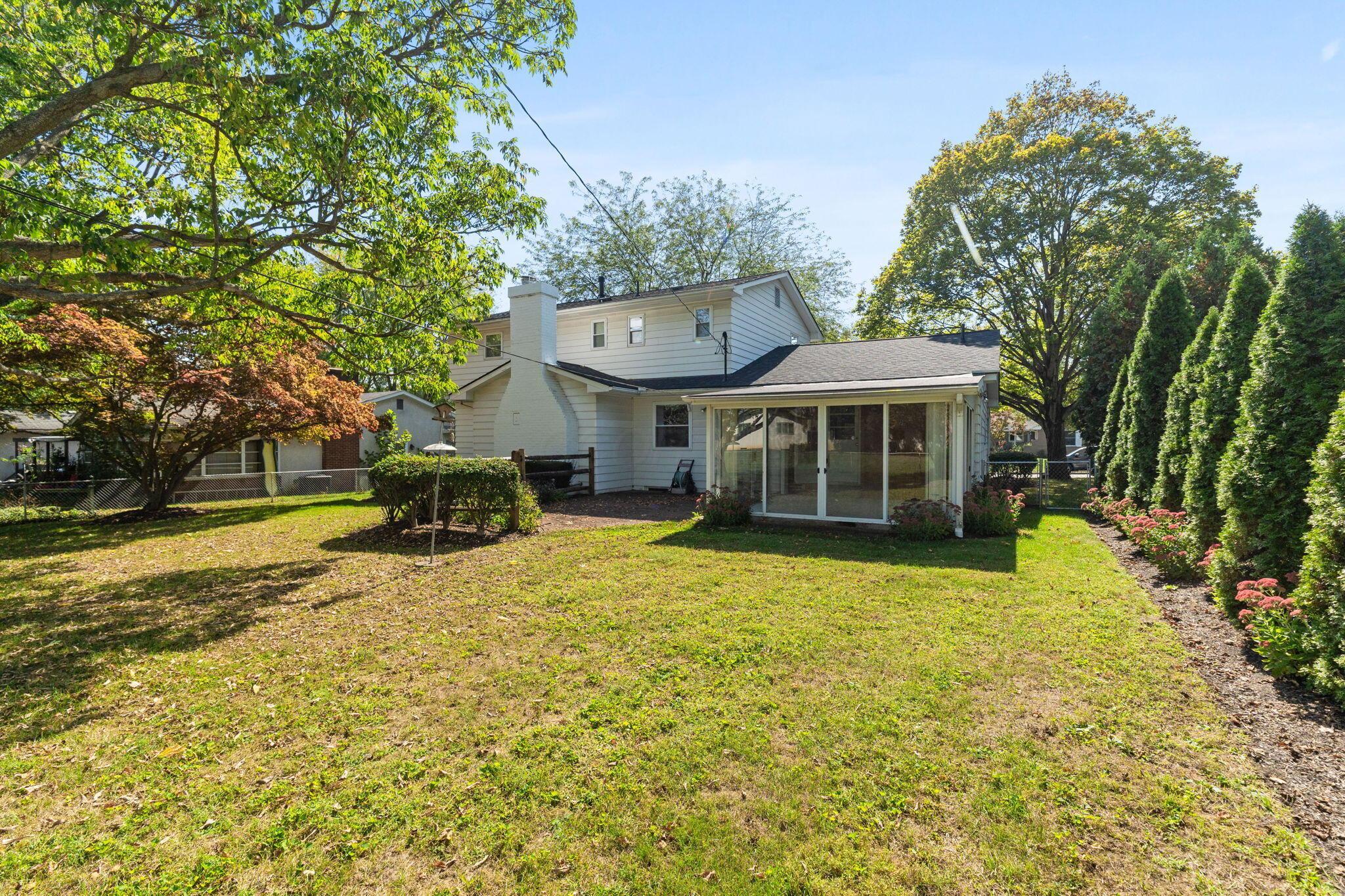 1060 Woodmere Road Columbus, OH 43220 - Photo 20 of 94 1060 Woodmere (Exterior)-16