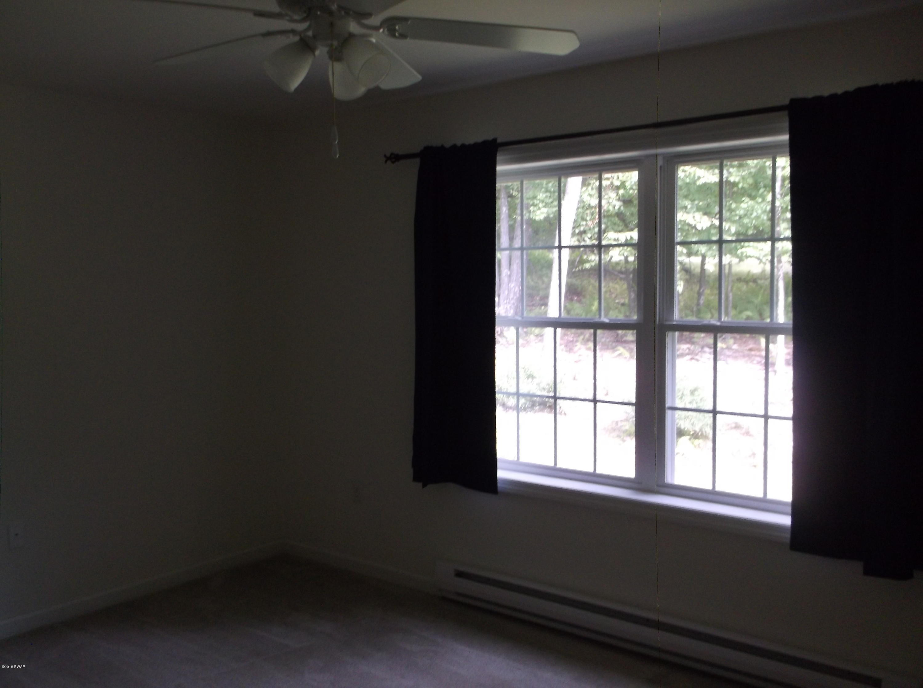 143 Squirrel Road Dingmans Ferry, PA 18328 - Photo 5 of 11