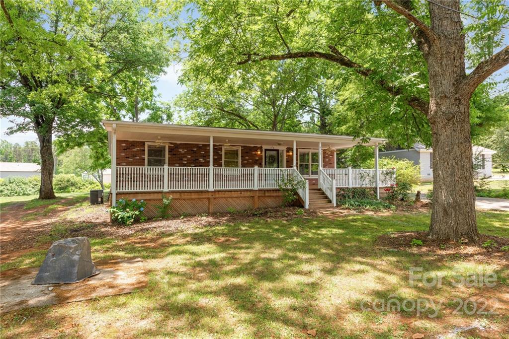 8117 Starnes Randall Road Charlotte, NC 28215 - Photo 1 of 25 Gallery Image 1