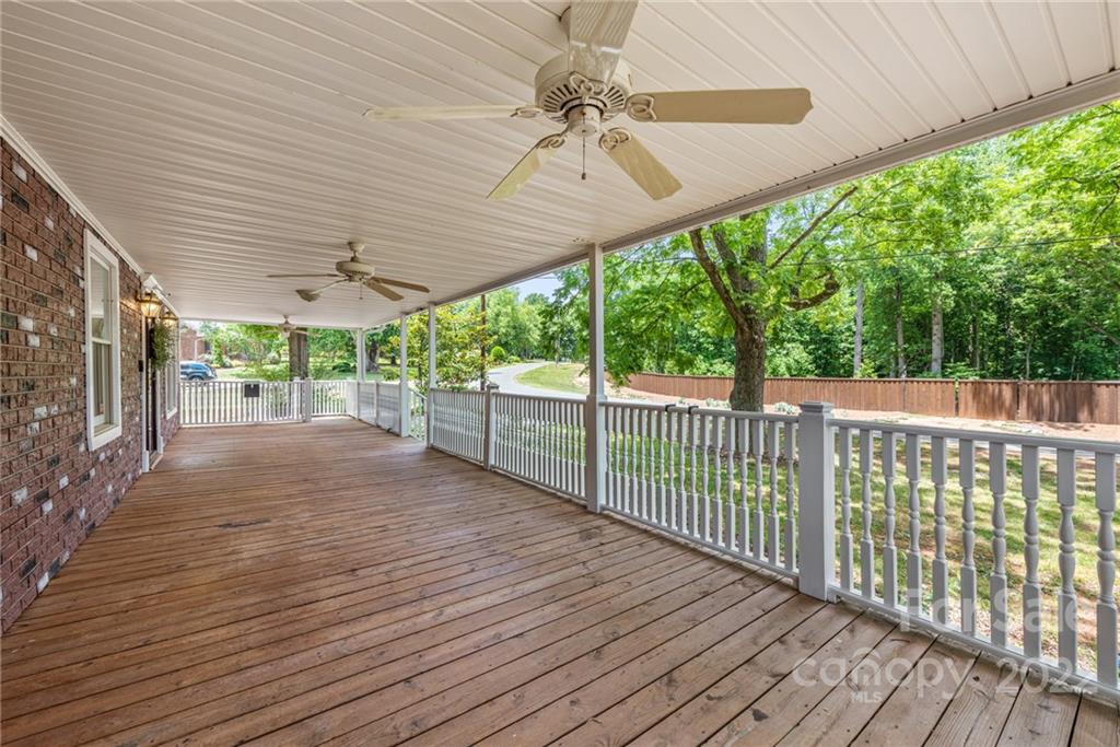 8117 Starnes Randall Road Charlotte, NC 28215 - Photo 3 of 25 Gallery Image 3
