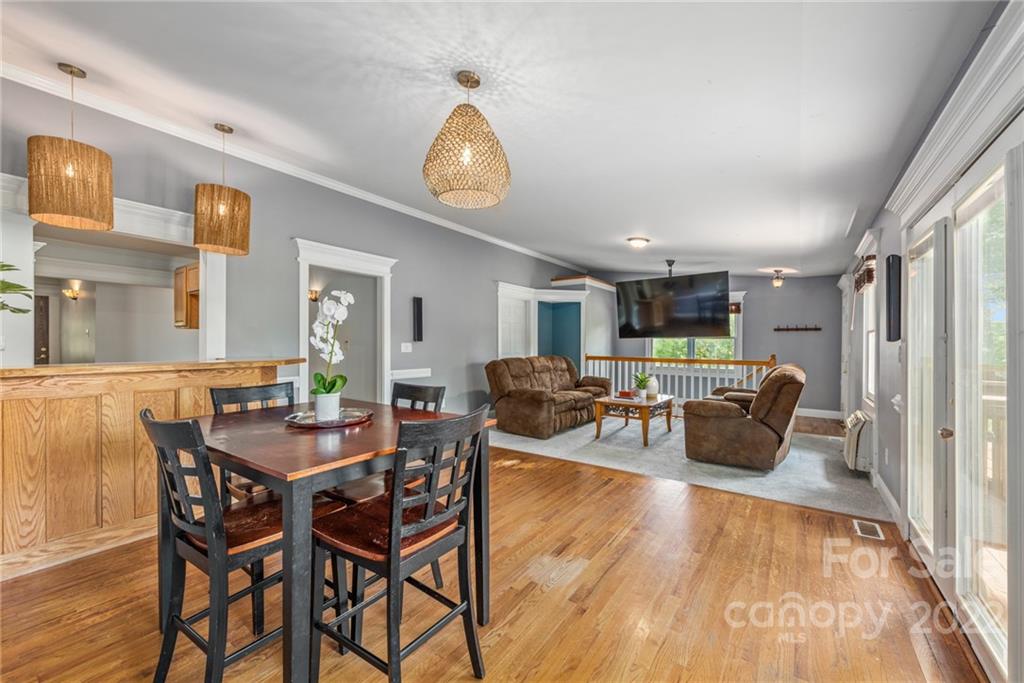 8117 Starnes Randall Road Charlotte, NC 28215 - Photo 4 of 25 Gallery Image 4
