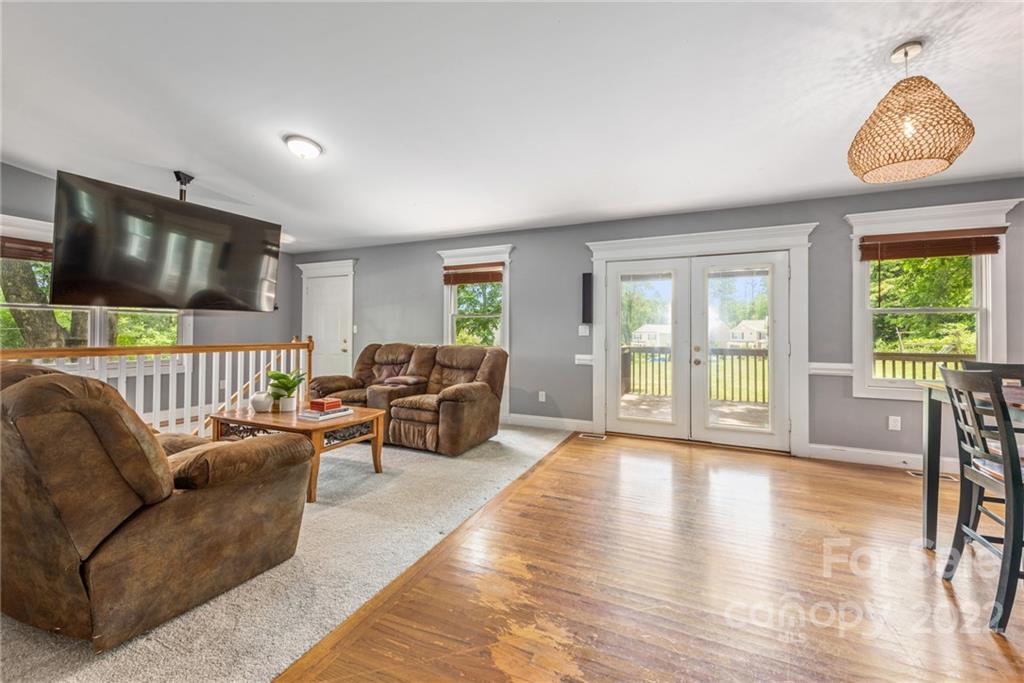8117 Starnes Randall Road Charlotte, NC 28215 - Photo 6 of 25 Gallery Image 6