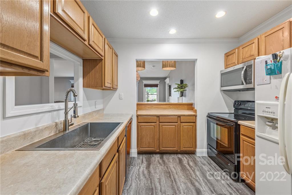 8117 Starnes Randall Road Charlotte, NC 28215 - Photo 8 of 25 Gallery Image 8