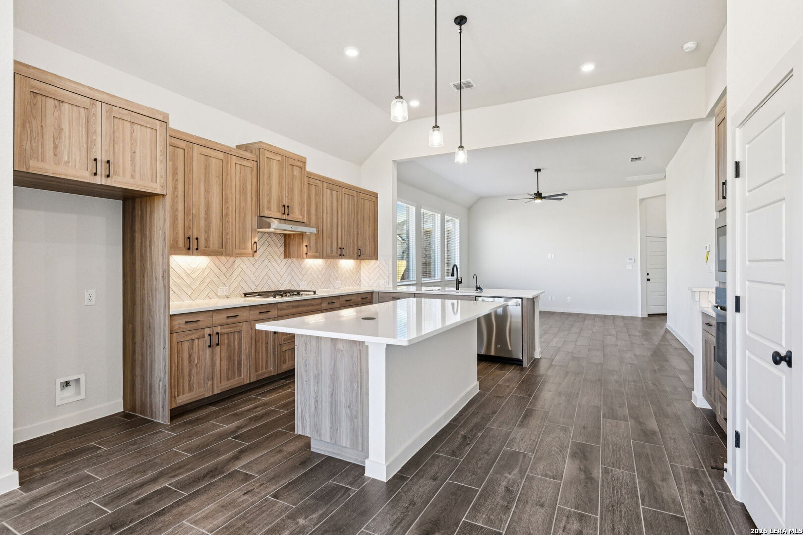 138 Stream Street Seguin, TX 78155 - Photo 4 of 16 Gallery Image 4