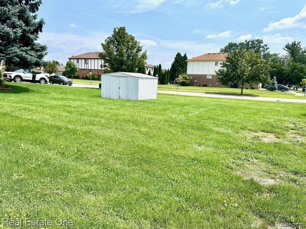 2106 John R Road Troy, MI 48083 - Photo 16 of 16