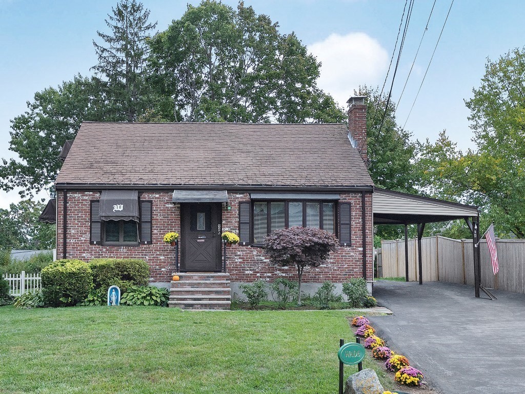 94 Hawthorne Road Waltham, MA 02451 - Photo 2 of 32 Gallery Image 2