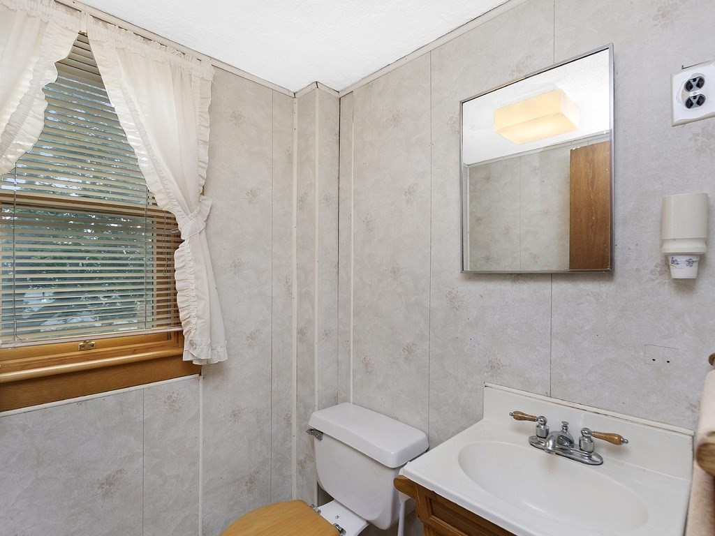 94 Hawthorne Road Waltham, MA 02451 - Photo 22 of 32 Gallery Image 22