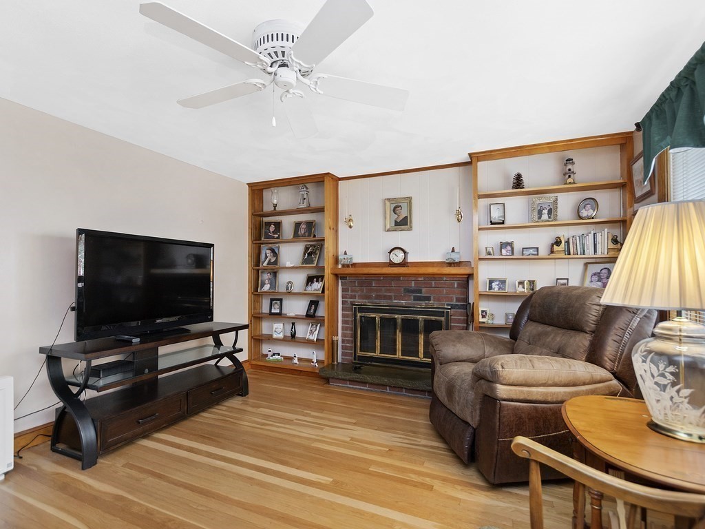 94 Hawthorne Road Waltham, MA 02451 - Photo 3 of 32 Gallery Image 3