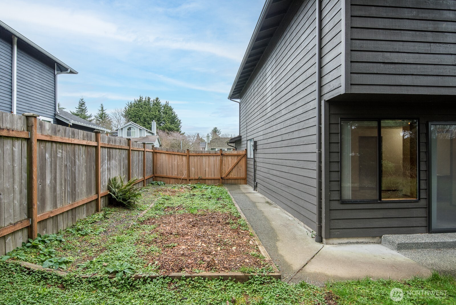810 151st Street Southwest Lynnwood, WA 98087 - Photo 32 of 38 a view of a backyard